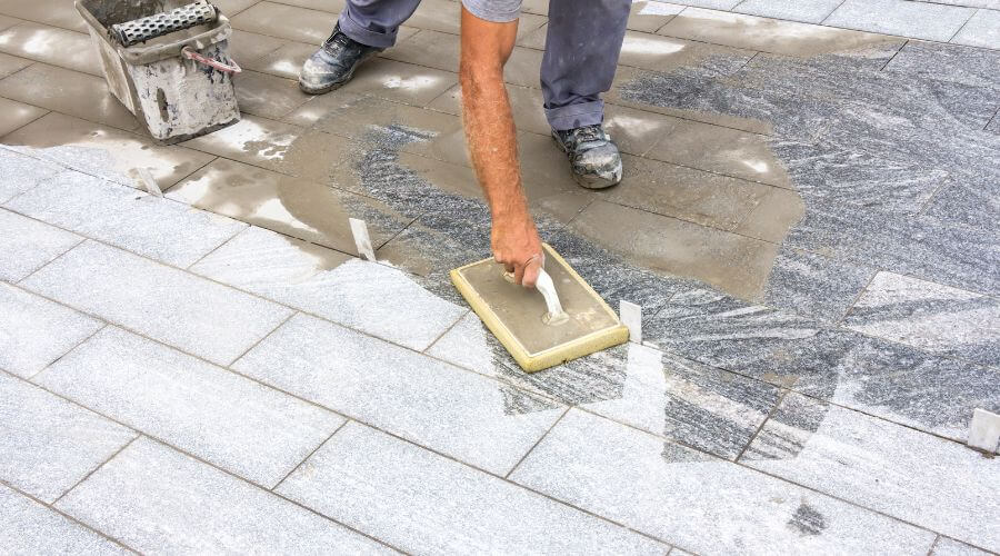 Professional gutter cleaning in Roscoe, IL